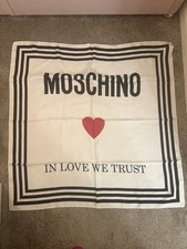 Moschino ‘In Love We