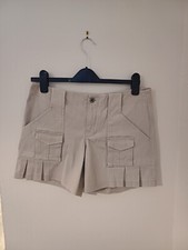 Pringle Of Scotland Cream Shorts Size 10 Womans With Pockets And Pleated Edge