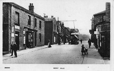 POSTCARD  YORKSHIRE  HECKMONDWIKE   MARKET STREET CARS ANIMATED SCENE  RP