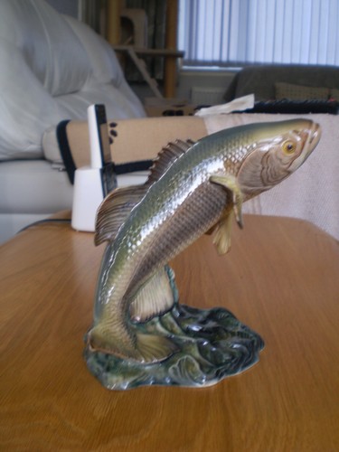 Beswick leaping black - leaping, bass