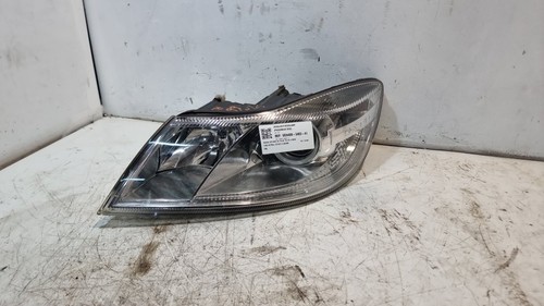 Skoda octavia headlight - skoda, front