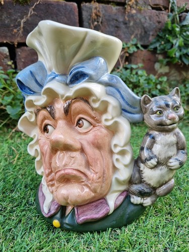 Royal doulton large character - royal,