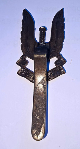 Winged dagger who dares - winged,