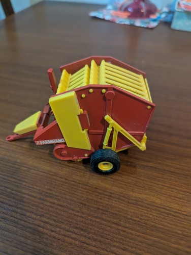 Vintage britains die - die, farm