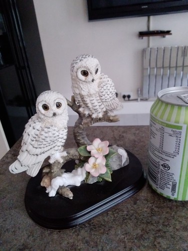 White owls figurine leonardo