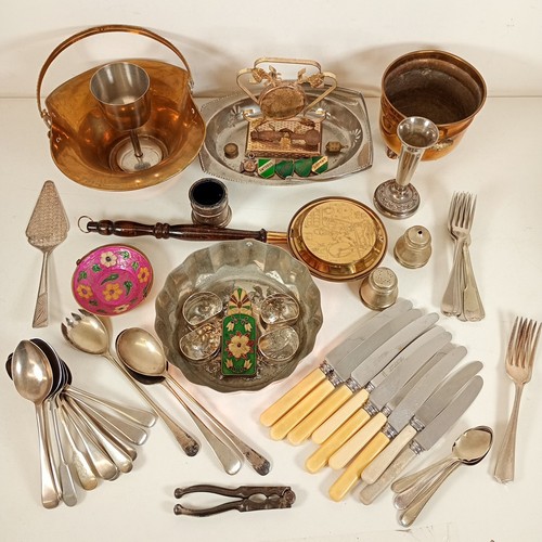 Assorted metalware items 4kg - assorted,