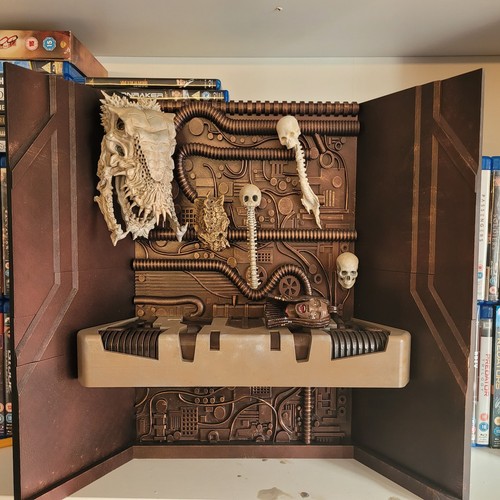 Scale predator trophy wall - trophy,