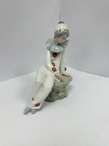 Nao lladro seated clown - nao,