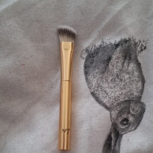 No7 angled flat eye shadow - angled,