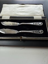 Boxed Pair Of Antique Butter Spreaders In Excellent Condition