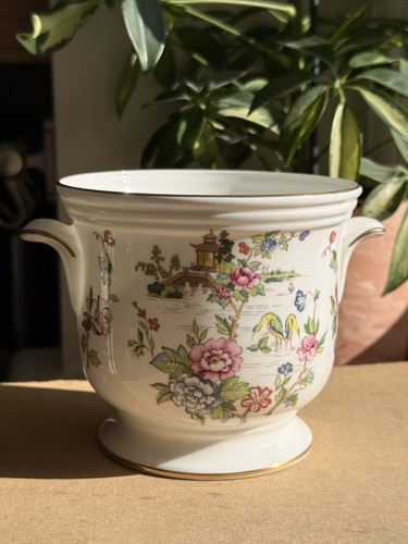 Lovely ceramic vintage flower