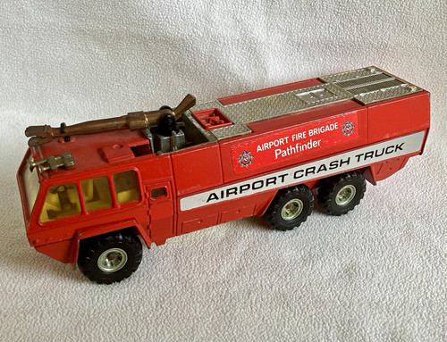 Corgi chubb pathfinder airport - chubb,