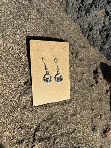 Claddagh earrings - claddagh,
