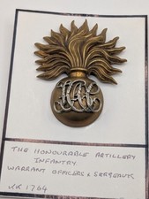 Cap badge honourable - badge.,