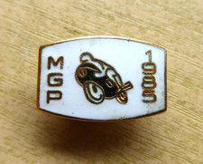 1985 MANX GRAND PRIX MGP ISLE OF MAN BADGE - IoM MANX T.T. RACES