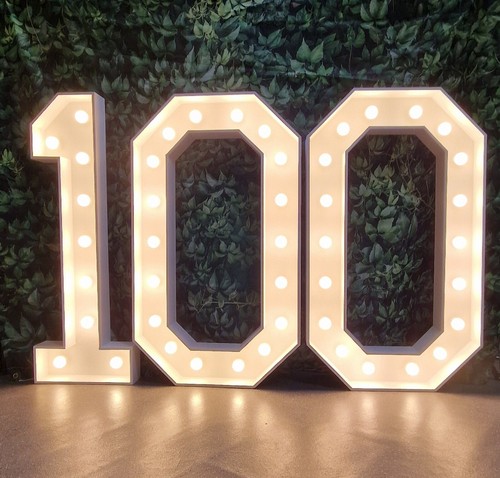Hire 4ft light up 100 - light,