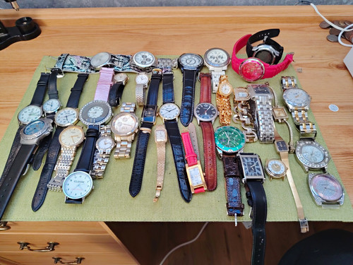 Mixed wristwatch job - mixed,