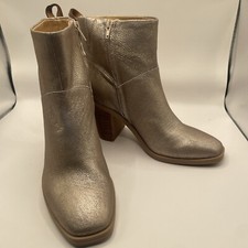 Women’s Crown Vintage Randie Bootie Metallic Golden  Size 8M Excellent condition