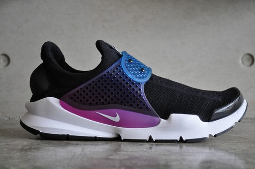 Nike sock dart - true",