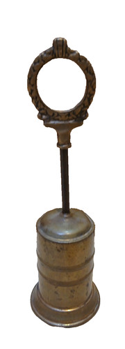 Vintage brass retractable - 9.5",