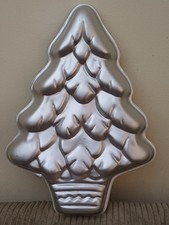 Wilton Cake Tin Christmas Tree