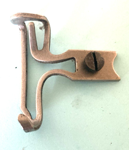 Singer sewing machine shuttle - ,