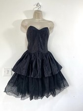 Black gothic sleeveless frill