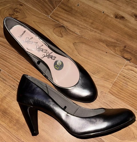 Ladies size silver - 4,