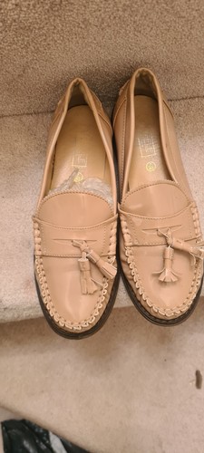 Pink patent tassle - loafers,