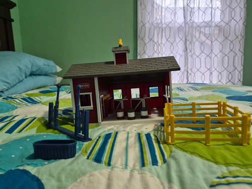 Breyer stablemate barn - breyer,