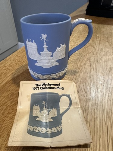 Wedgewood christmas mug 1971 - christmas,