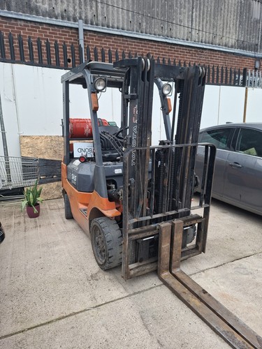 Toyota forklift tonero - toyota, 30