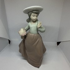 1988 NAO Lladro Girl In Hat