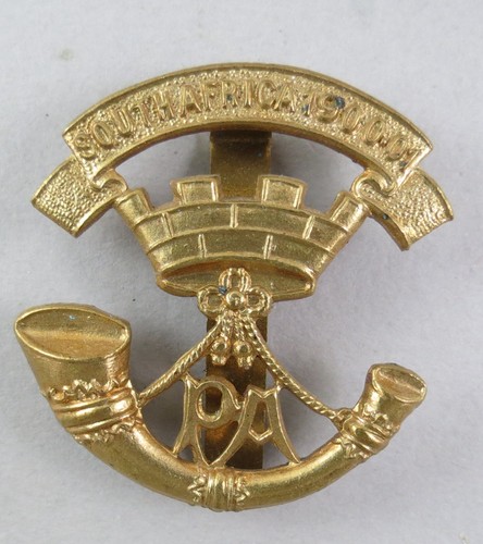 Military brass cap badge 4th - military,