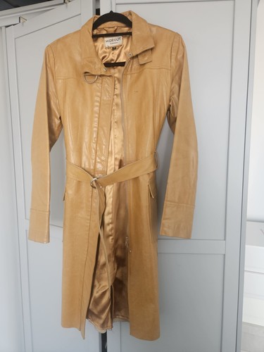 Real leather vintage woman - real,