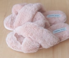 Steve Madden Fluffy Pink