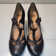 Sofft Black Leather T Strap