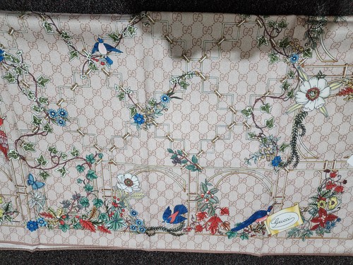 Gucci silk scarf 100 - gucci,