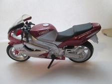 YAMAHA 1000 THUNDERACE  DELTA BOX EXUP 1-18 SCALE MAISTO MOTORCYCLE MODEL
