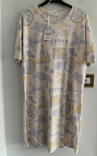 Bnwt cream blue graphic - bnwt, tu