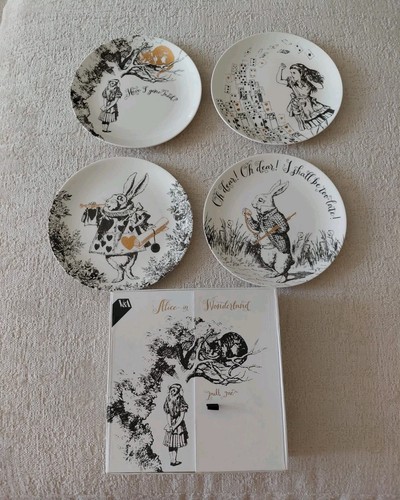 Alice wonderland set - in,