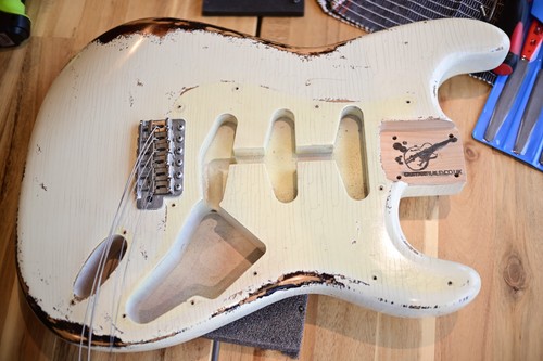 Relic aged strat - relic/aged,