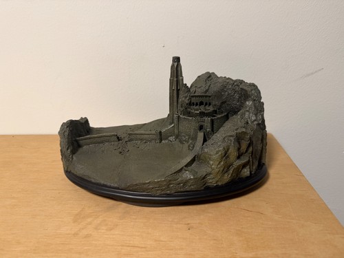 Sideshow weta helms deep - weta,