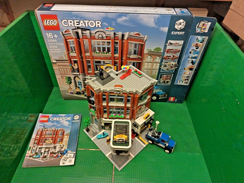 Lego 10264 corner - corner, garage
