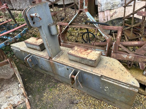 1750kg tractor front - front, weight