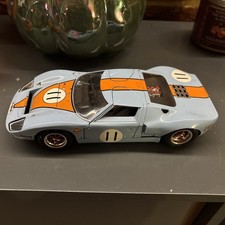 1/18 scale  FORD gt-40  UNIVERSAL HOBBIES NO 6 LE MANS 1969  die cast model car 