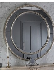 Stunning Laura Ashley Nolten