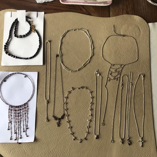 Costume jewellery necklace - costume, x