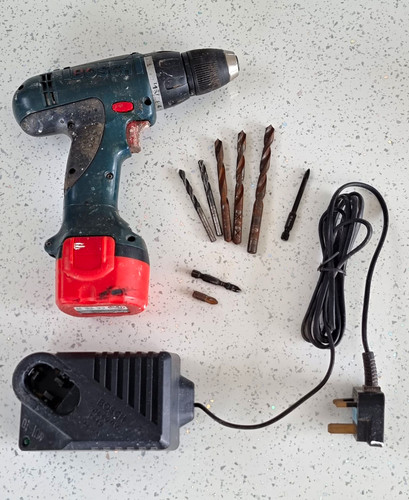 Bosch cordless drill set 6v - drill, 9.6v