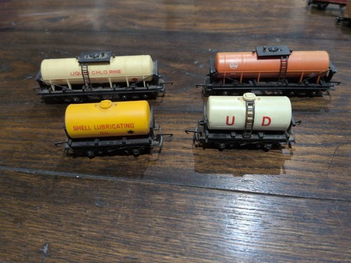 Triang gauge tanker wagons - tt,